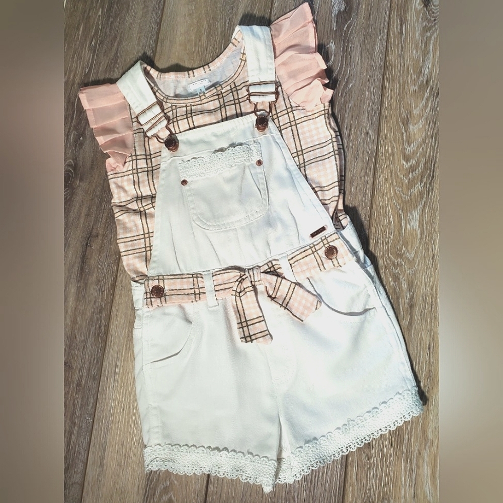 Tahari girl's off-white shortalls and peach ruffle sleeve blouse in Size 5